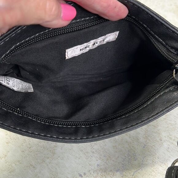 Nine West Black With Silver Tone Chain - Picture 6 of 7